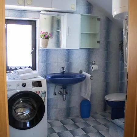 House Private Hébergement de vacances Bibinje
